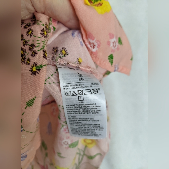 ☀️ Old Navy Floral Tank Top, XL, V-Neck, Back Cut Out Detail - Picture 5 of 6